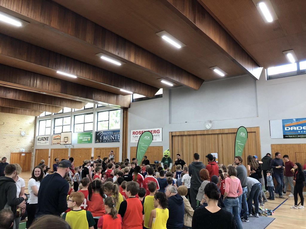 Volle Halle beim ersten Minifestival 2019