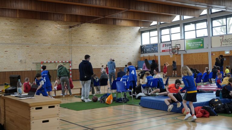 Volle Halle beim Minifestival 2023