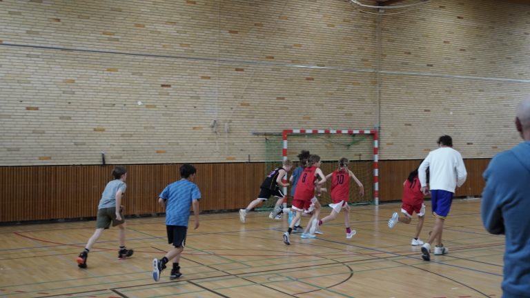Spielszene in Halle 1